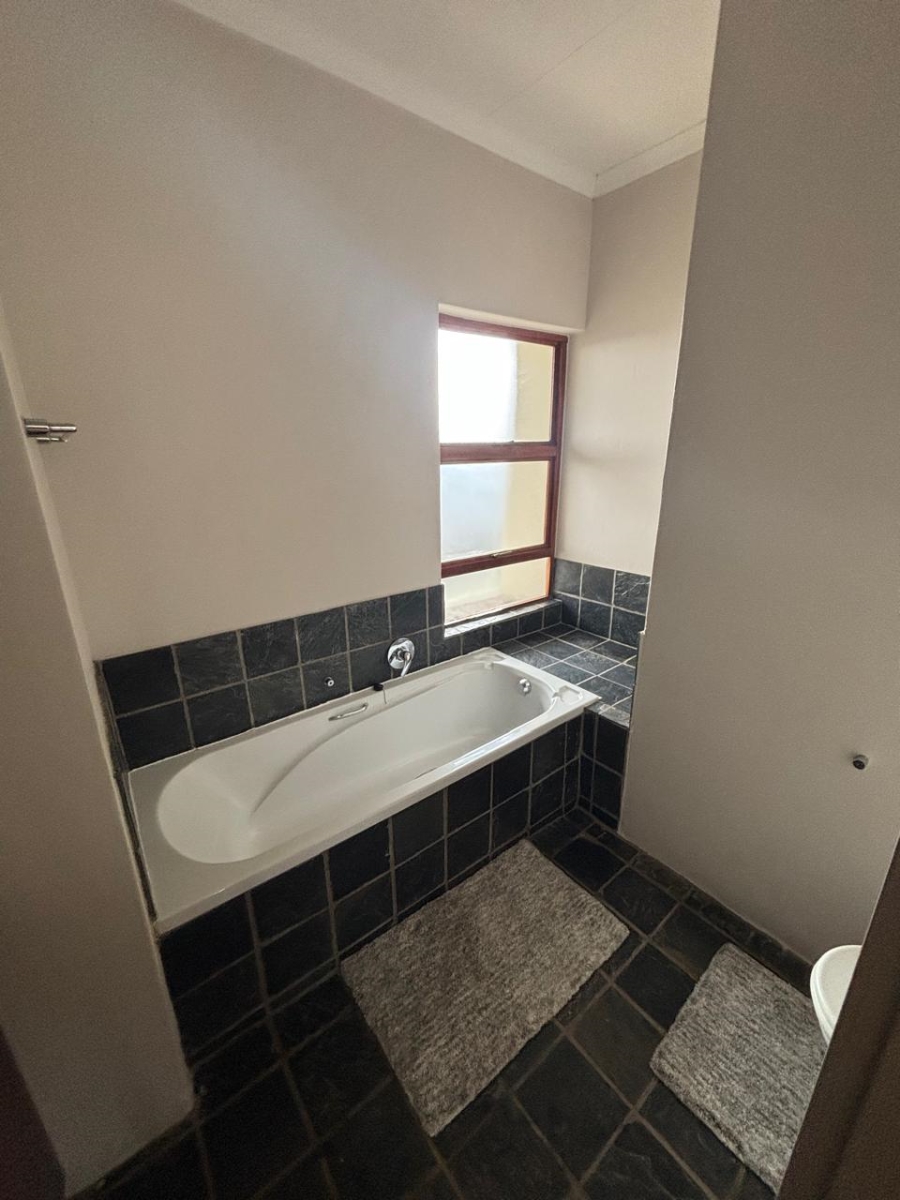 2 Bedroom Property for Sale in Carlswald Gauteng