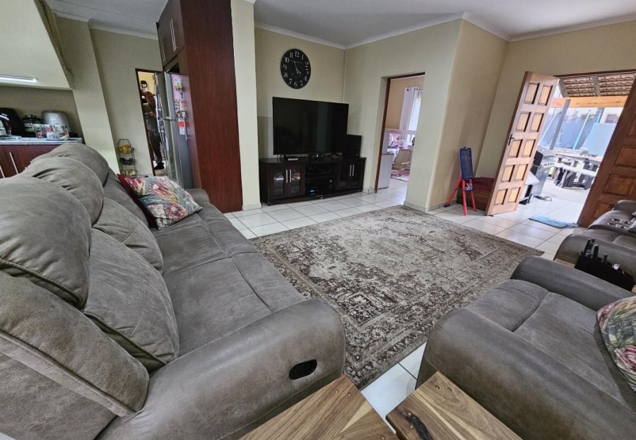 To Let 4 Bedroom Property for Rent in Stone Ridge Gauteng