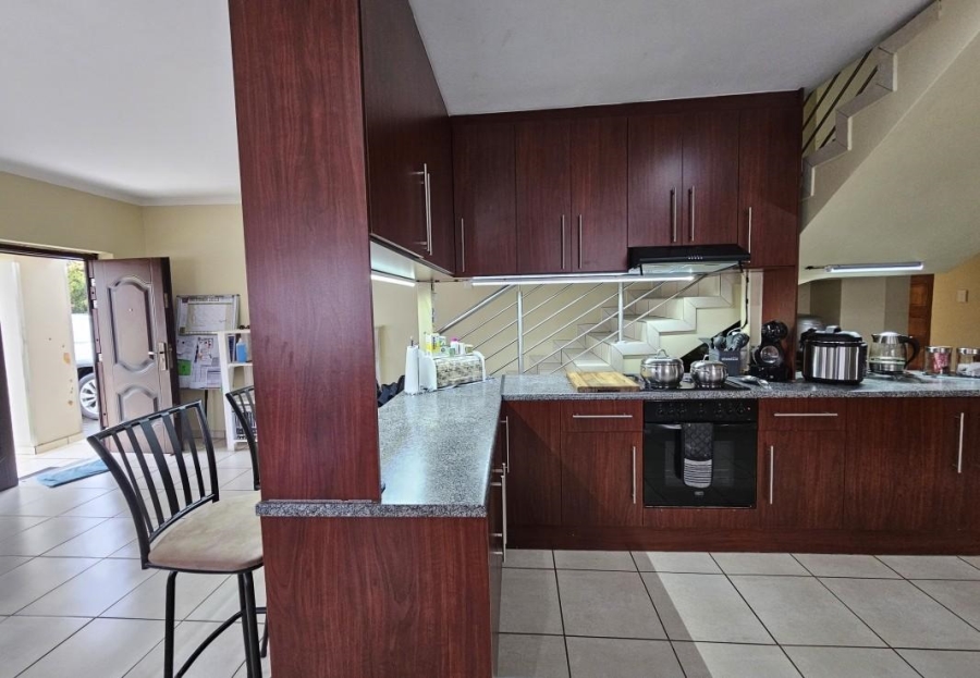 To Let 4 Bedroom Property for Rent in Stone Ridge Gauteng
