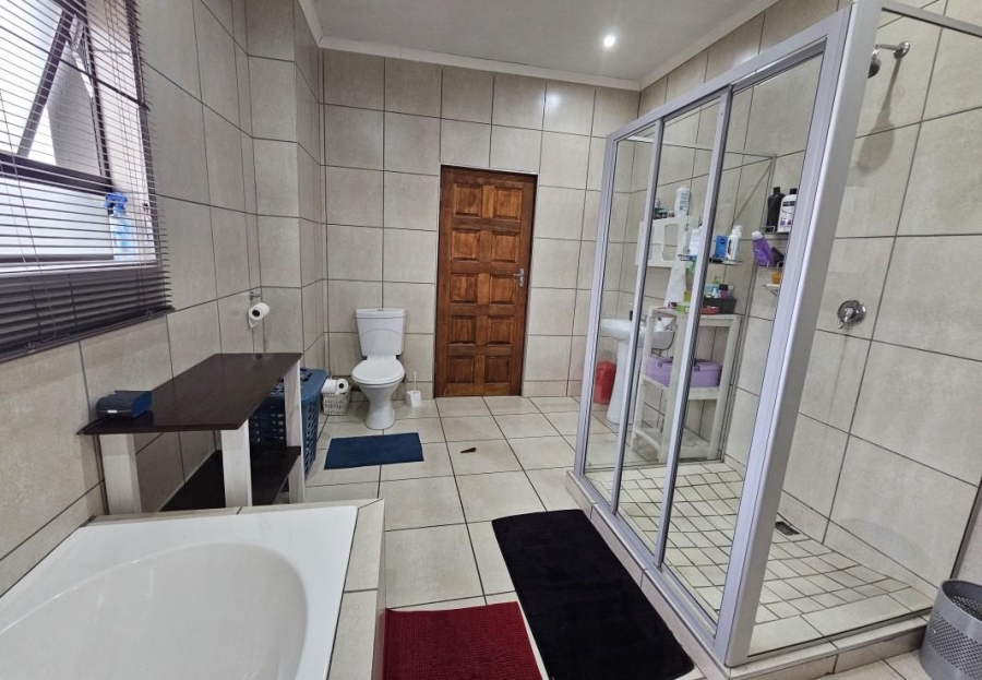 To Let 4 Bedroom Property for Rent in Stone Ridge Gauteng
