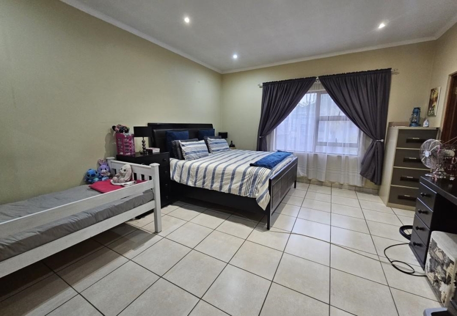To Let 4 Bedroom Property for Rent in Stone Ridge Gauteng