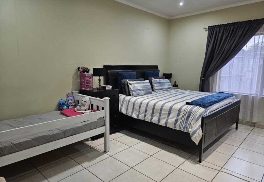 To Let 4 Bedroom Property for Rent in Stone Ridge Gauteng