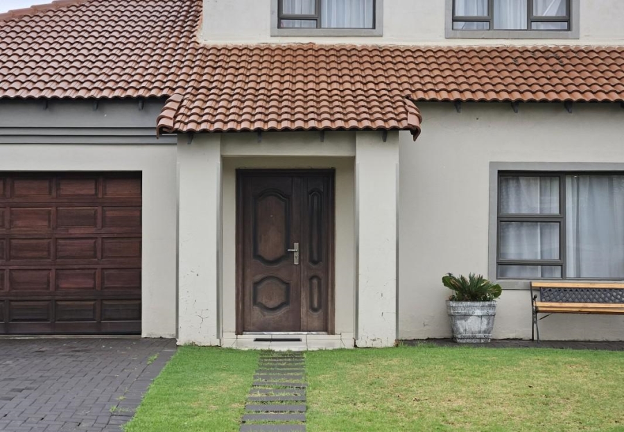 To Let 4 Bedroom Property for Rent in Stone Ridge Gauteng