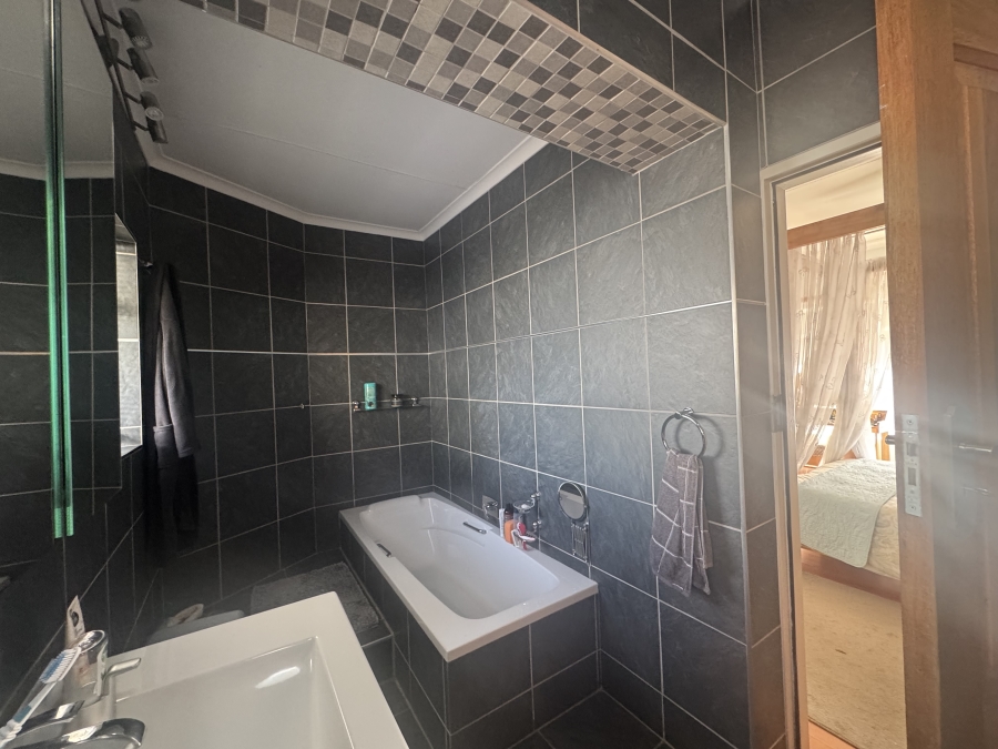 3 Bedroom Property for Sale in Randhart Gauteng