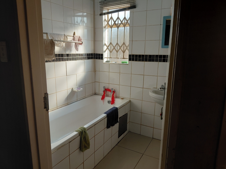 3 Bedroom Property for Sale in Nkwe Estate Gauteng