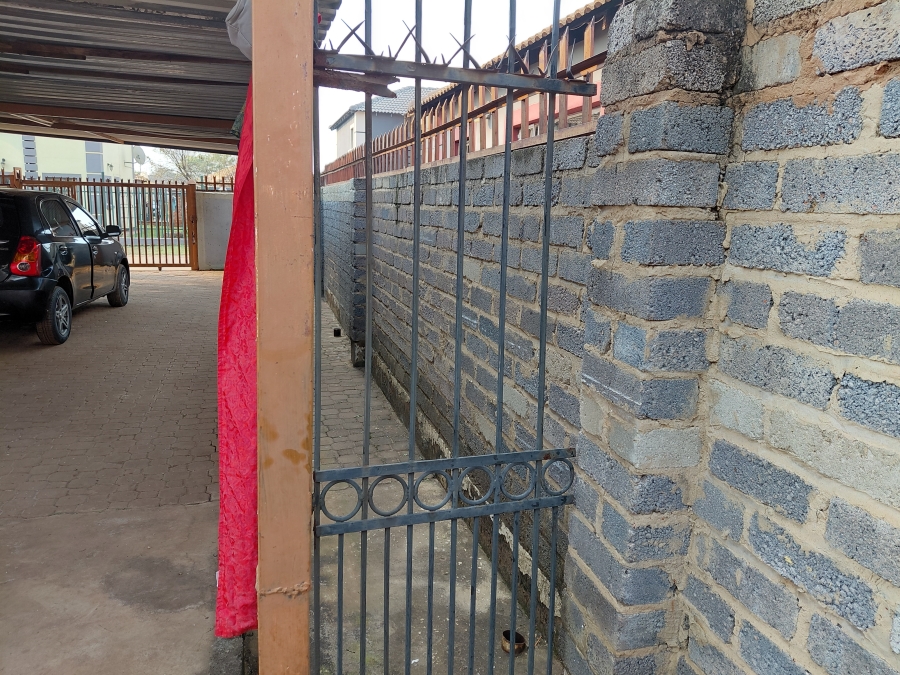 3 Bedroom Property for Sale in Nkwe Estate Gauteng