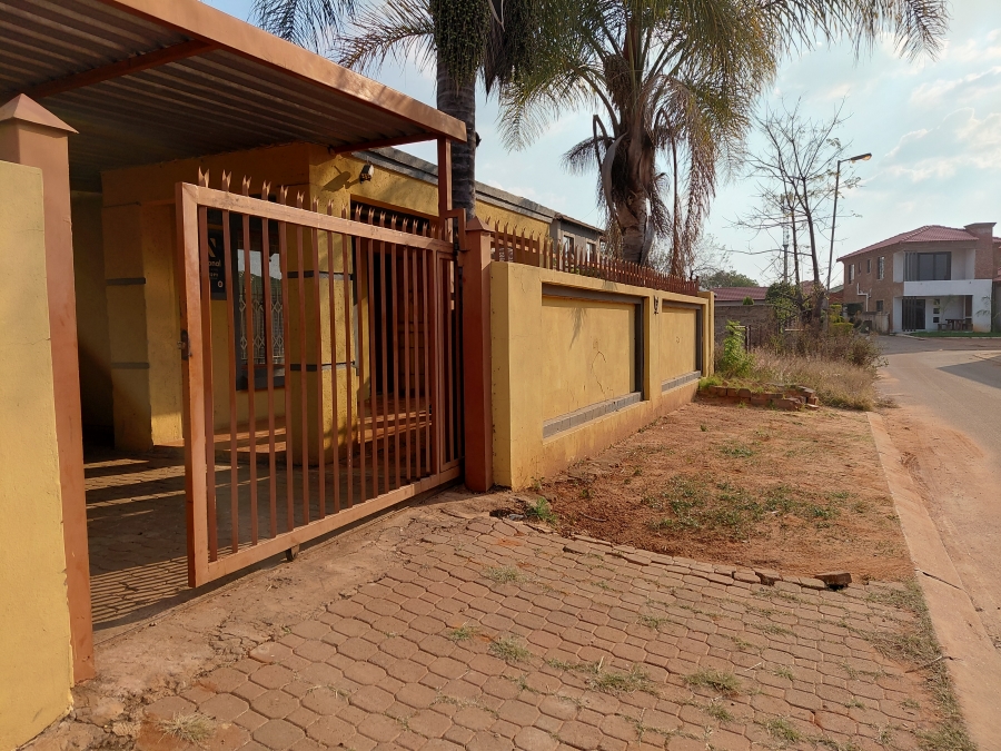 3 Bedroom Property for Sale in Nkwe Estate Gauteng