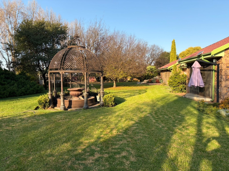 6 Bedroom Property for Sale in Sherman Park Gauteng