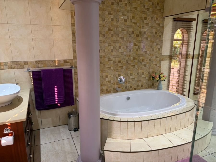 6 Bedroom Property for Sale in Sherman Park Gauteng