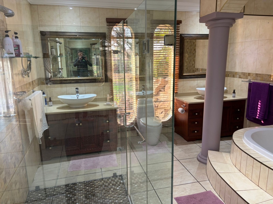 6 Bedroom Property for Sale in Sherman Park Gauteng