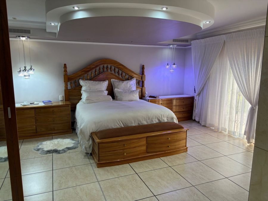 6 Bedroom Property for Sale in Sherman Park Gauteng