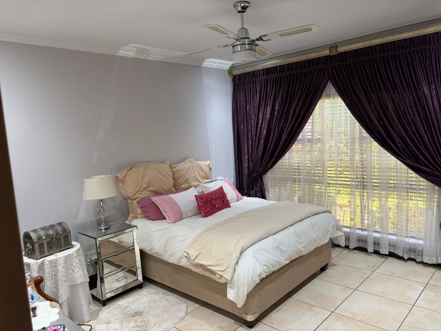 6 Bedroom Property for Sale in Sherman Park Gauteng