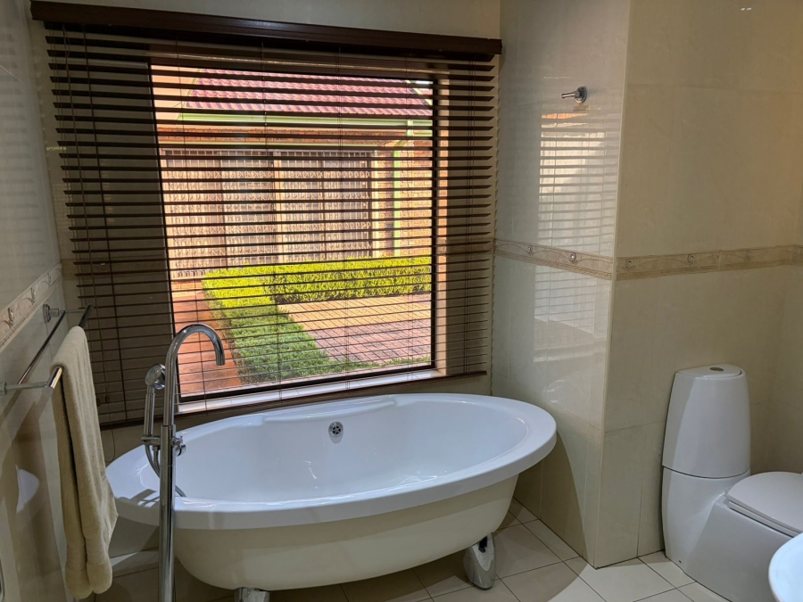 6 Bedroom Property for Sale in Sherman Park Gauteng