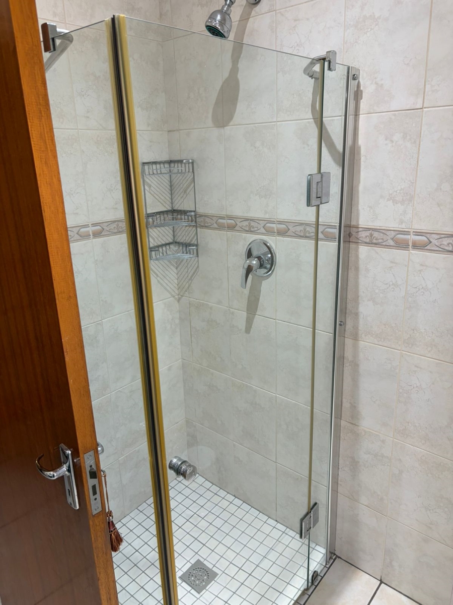 6 Bedroom Property for Sale in Sherman Park Gauteng