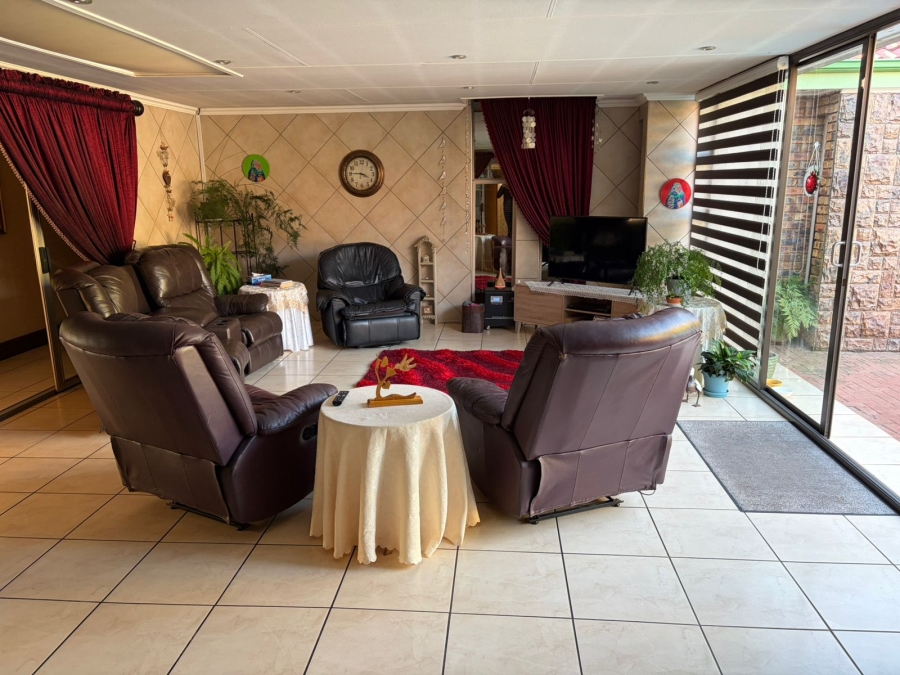 6 Bedroom Property for Sale in Sherman Park Gauteng