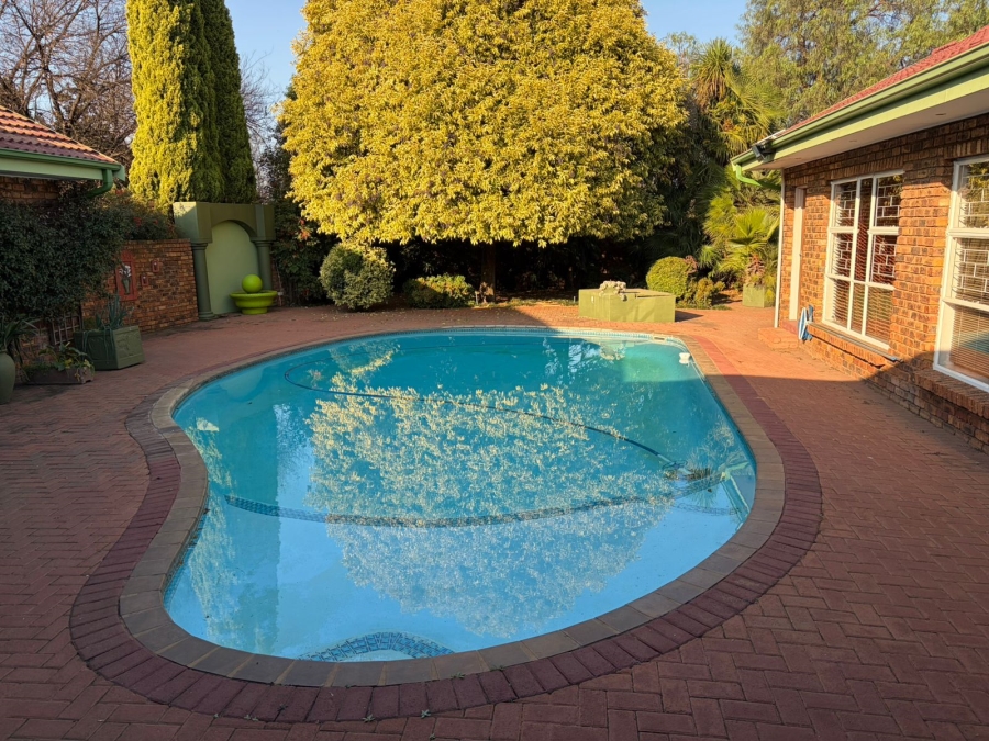 6 Bedroom Property for Sale in Sherman Park Gauteng