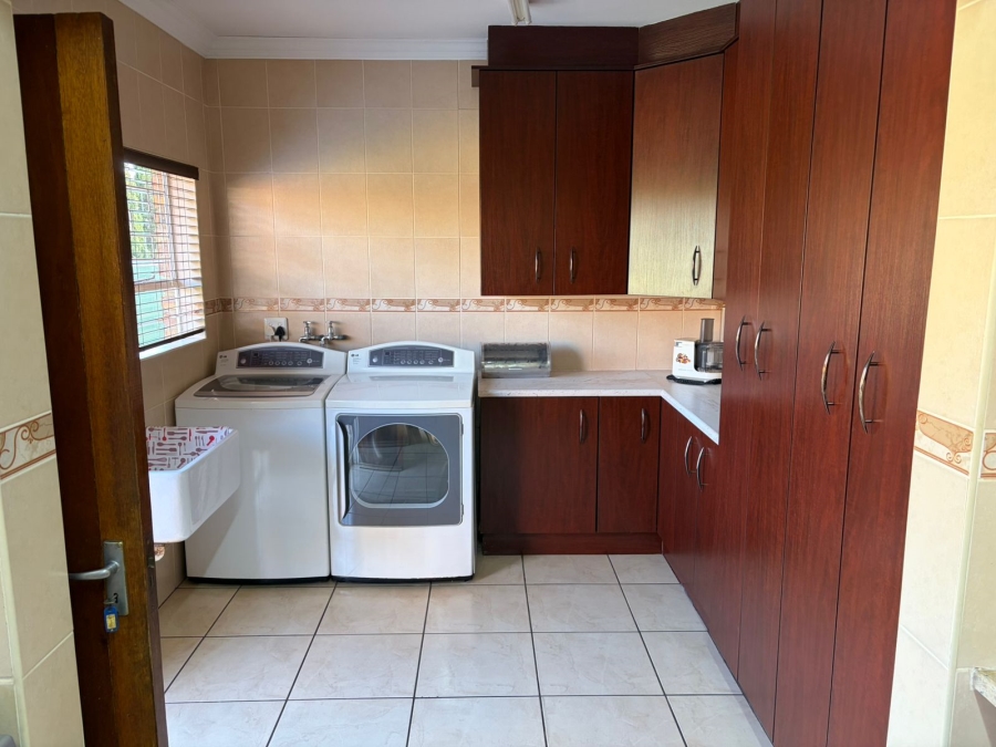 6 Bedroom Property for Sale in Sherman Park Gauteng