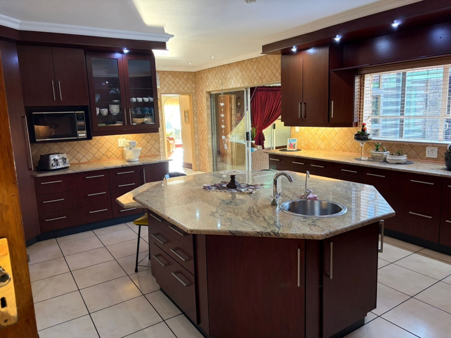 6 Bedroom Property for Sale in Sherman Park Gauteng