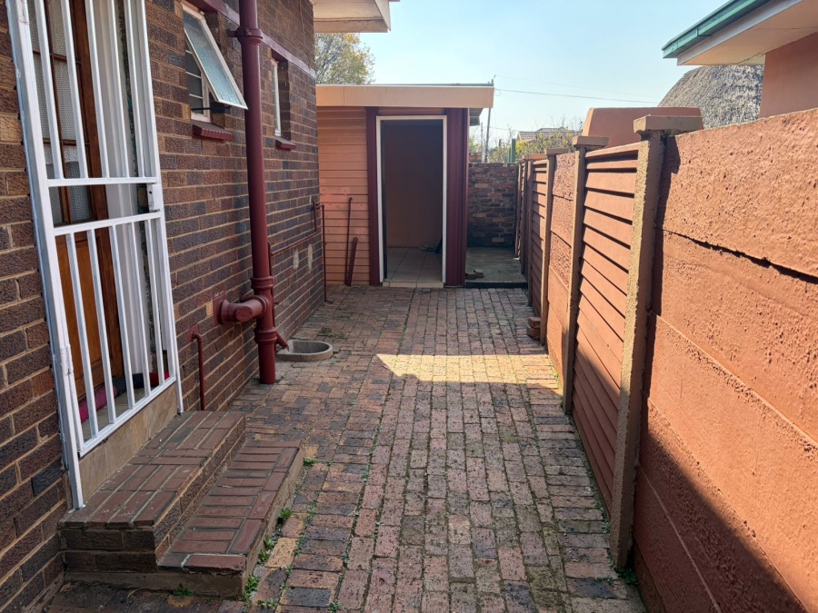 12 Bedroom Property for Sale in Sonland Park Gauteng