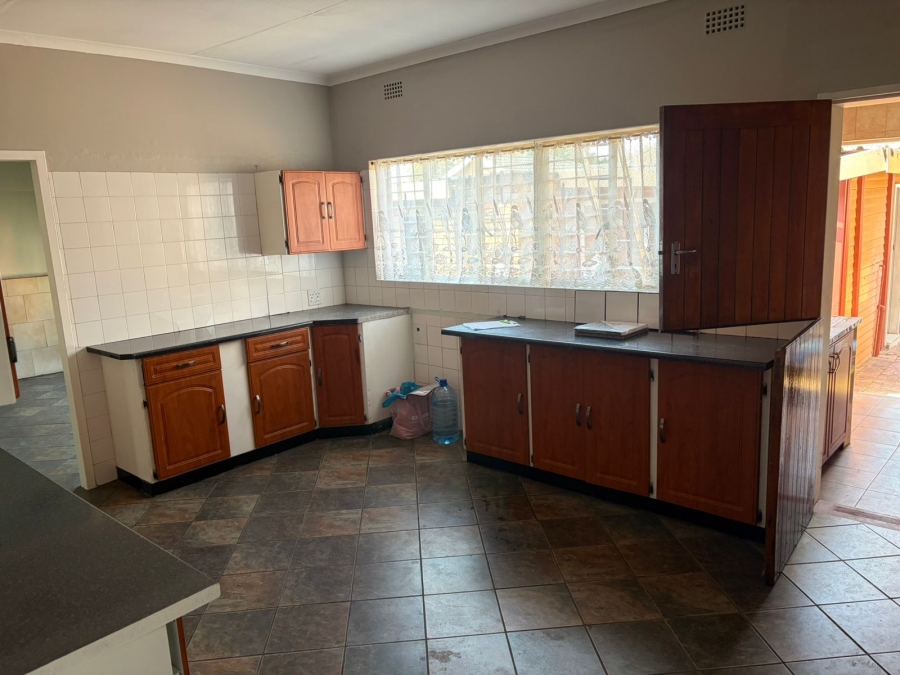12 Bedroom Property for Sale in Sonland Park Gauteng