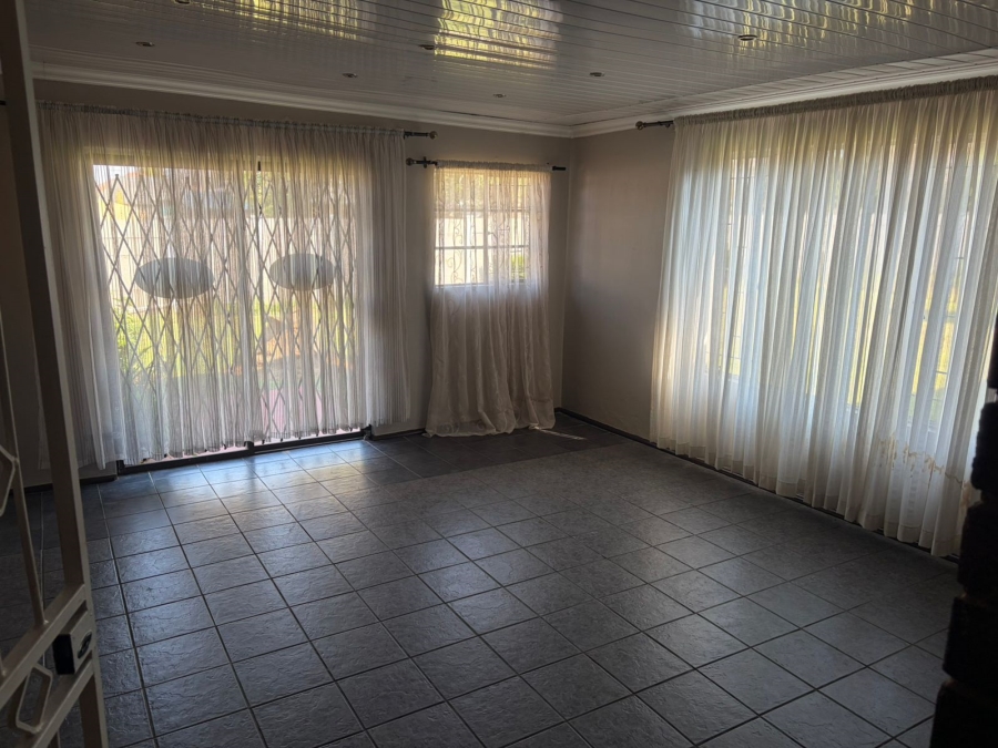 12 Bedroom Property for Sale in Sonland Park Gauteng