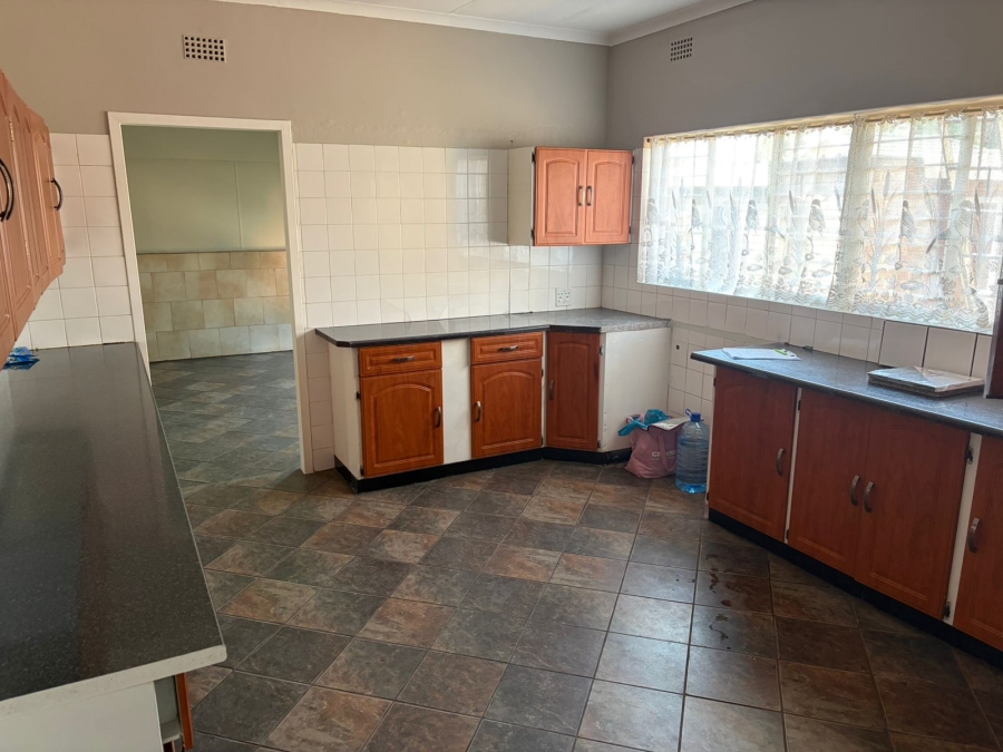 12 Bedroom Property for Sale in Sonland Park Gauteng