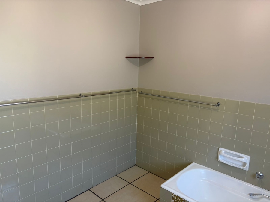 12 Bedroom Property for Sale in Sonland Park Gauteng