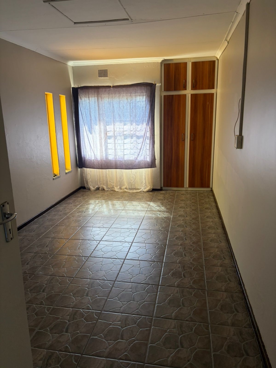 12 Bedroom Property for Sale in Sonland Park Gauteng