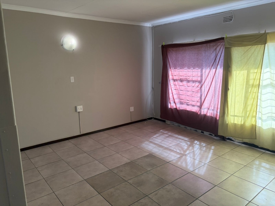 12 Bedroom Property for Sale in Sonland Park Gauteng