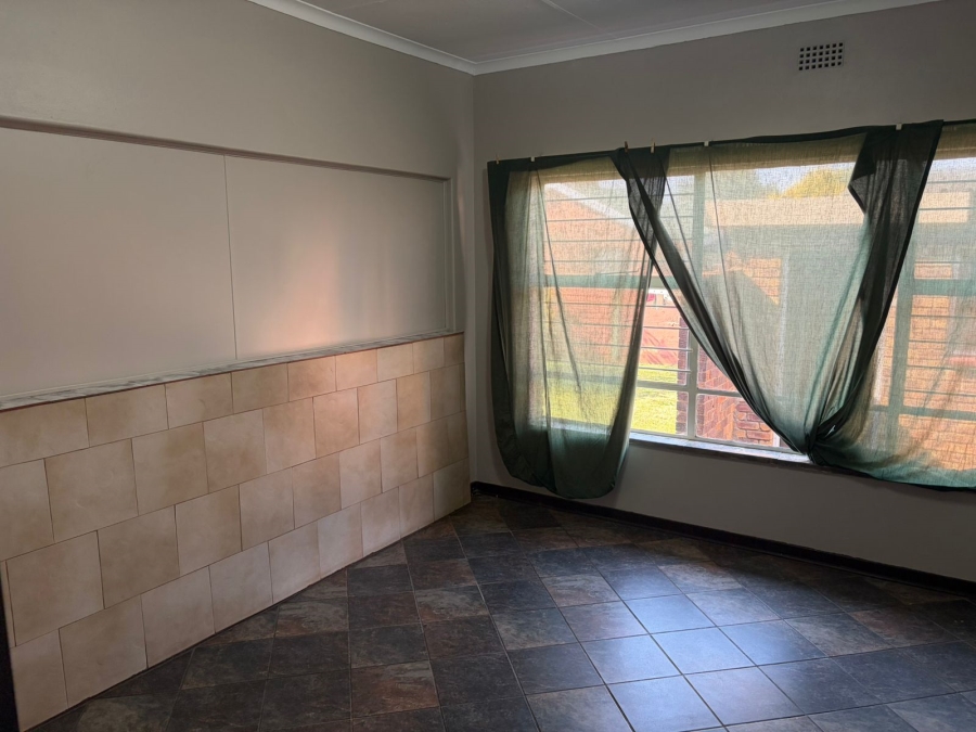 12 Bedroom Property for Sale in Sonland Park Gauteng