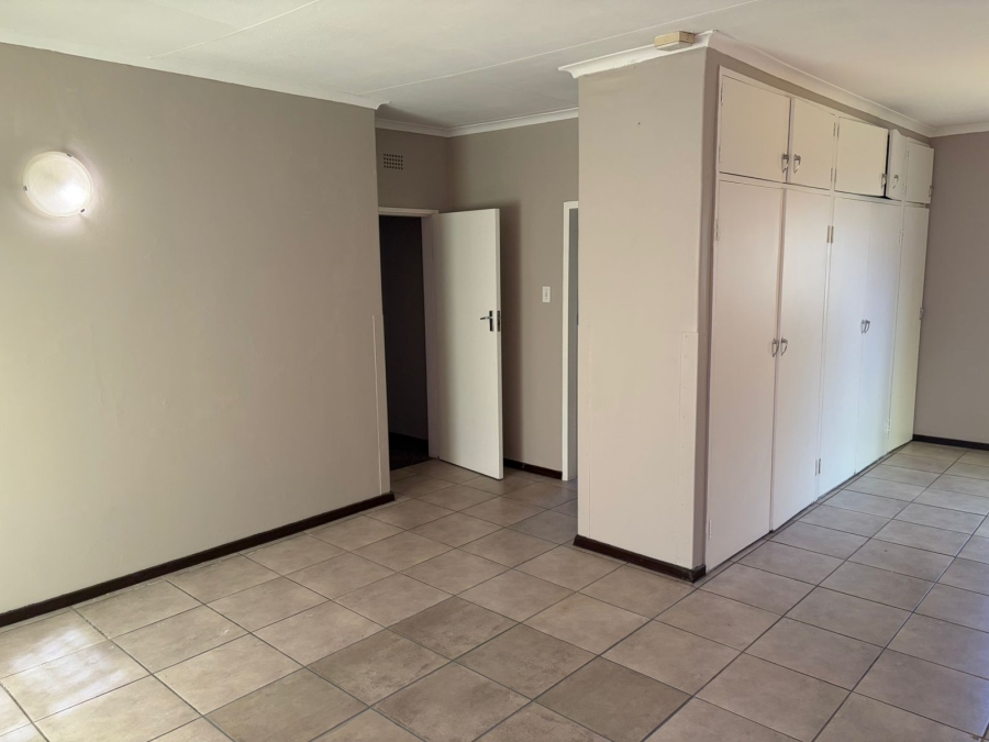 12 Bedroom Property for Sale in Sonland Park Gauteng
