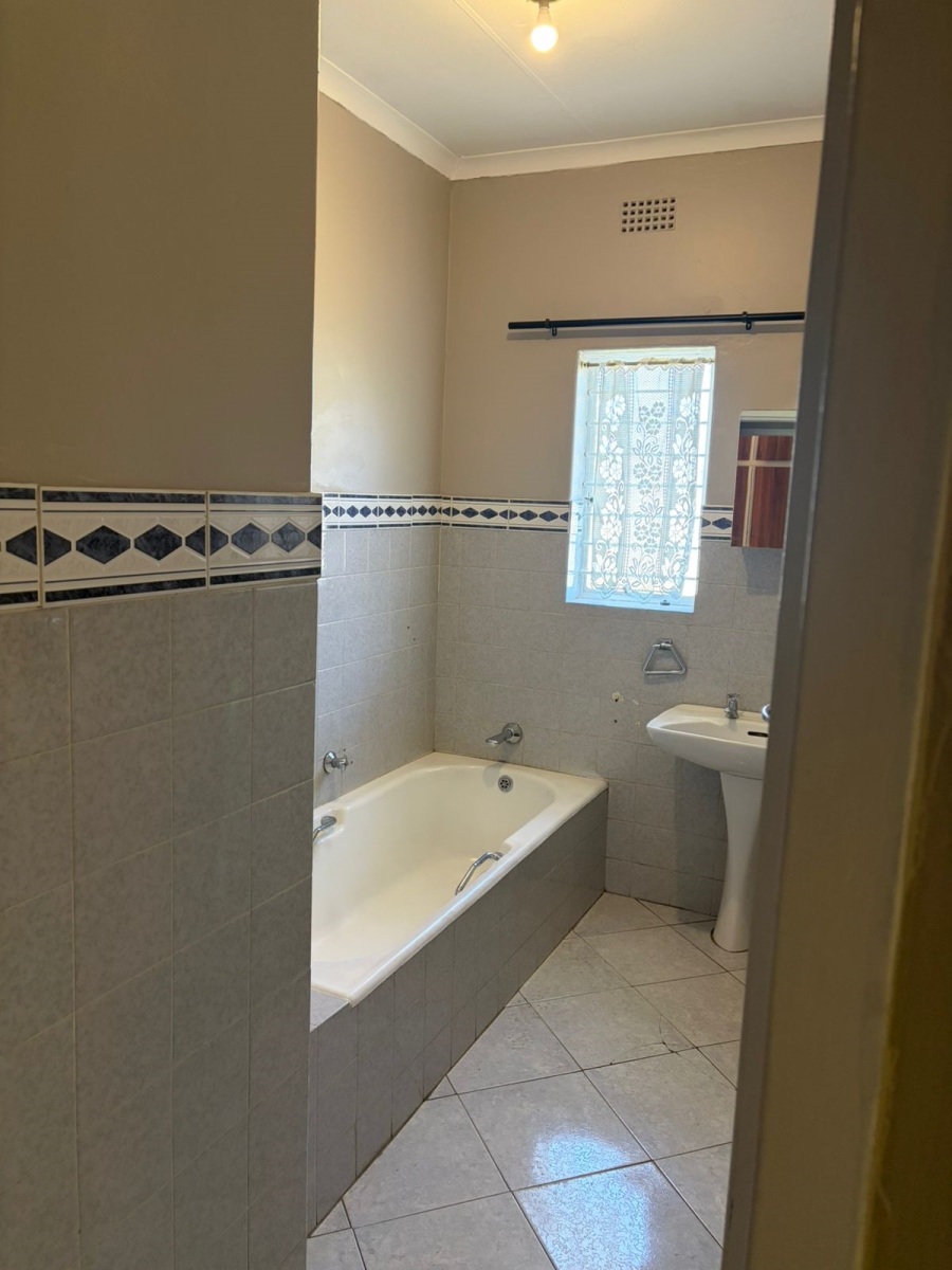12 Bedroom Property for Sale in Sonland Park Gauteng