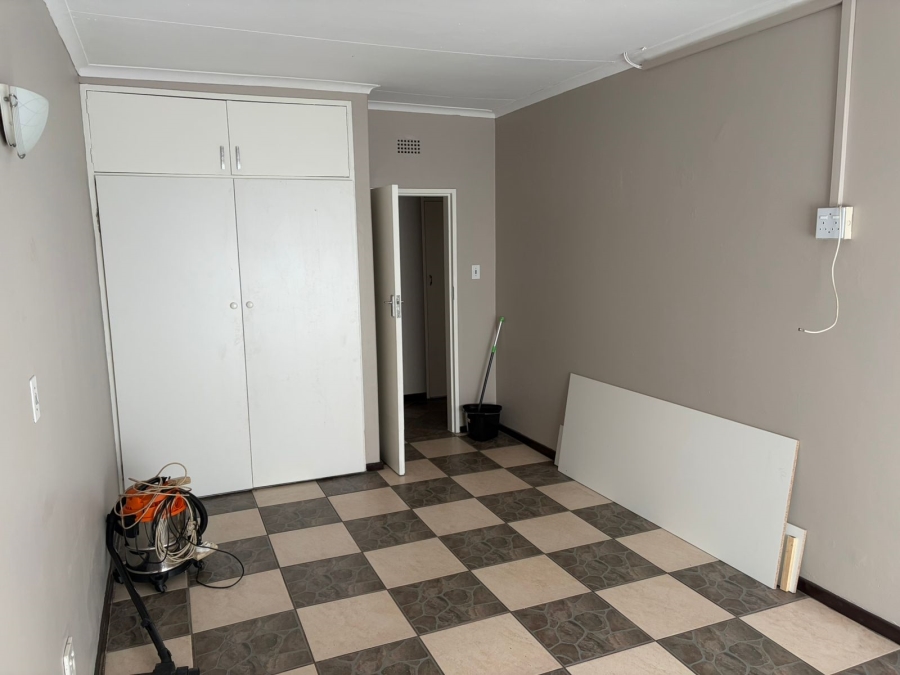 12 Bedroom Property for Sale in Sonland Park Gauteng