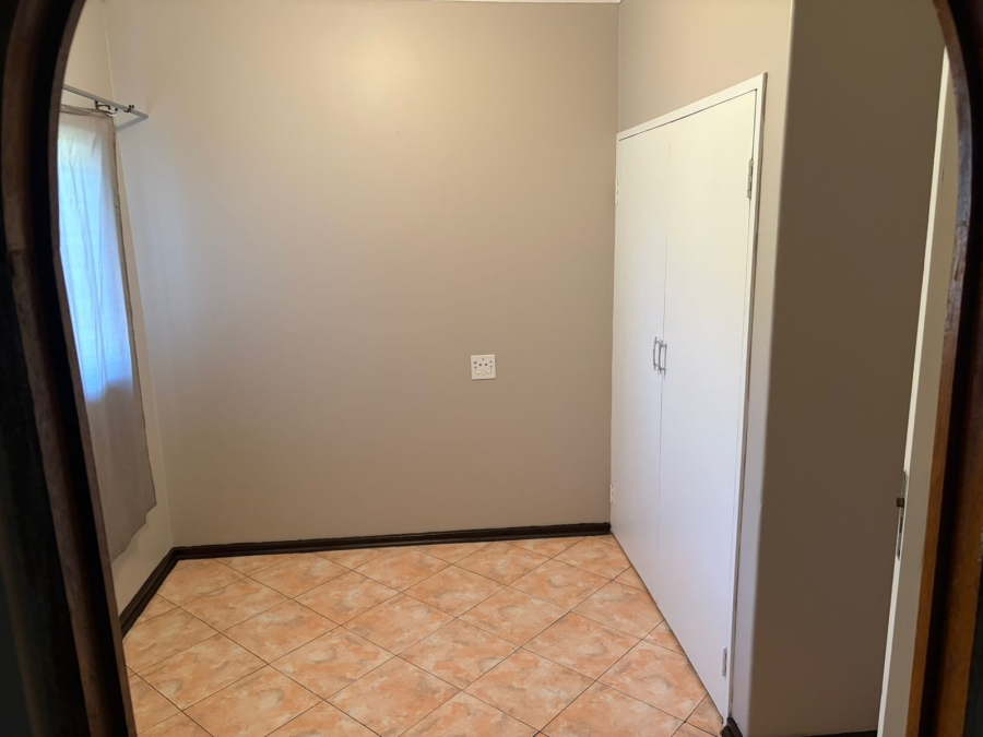 12 Bedroom Property for Sale in Sonland Park Gauteng