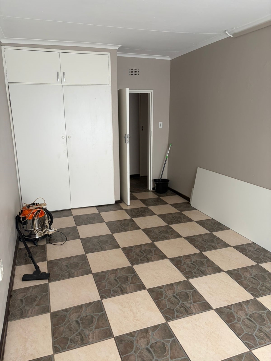 12 Bedroom Property for Sale in Sonland Park Gauteng