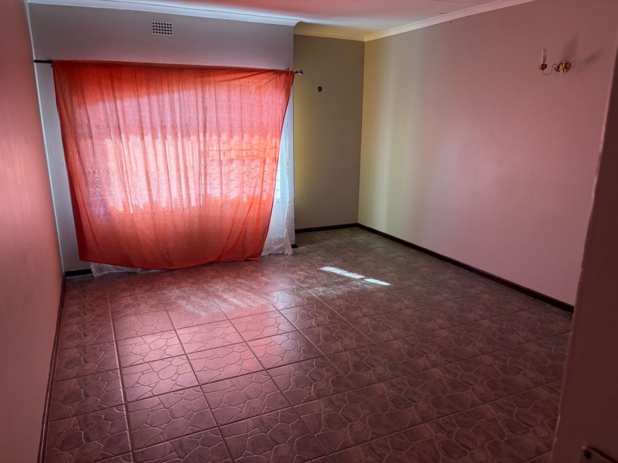 12 Bedroom Property for Sale in Sonland Park Gauteng