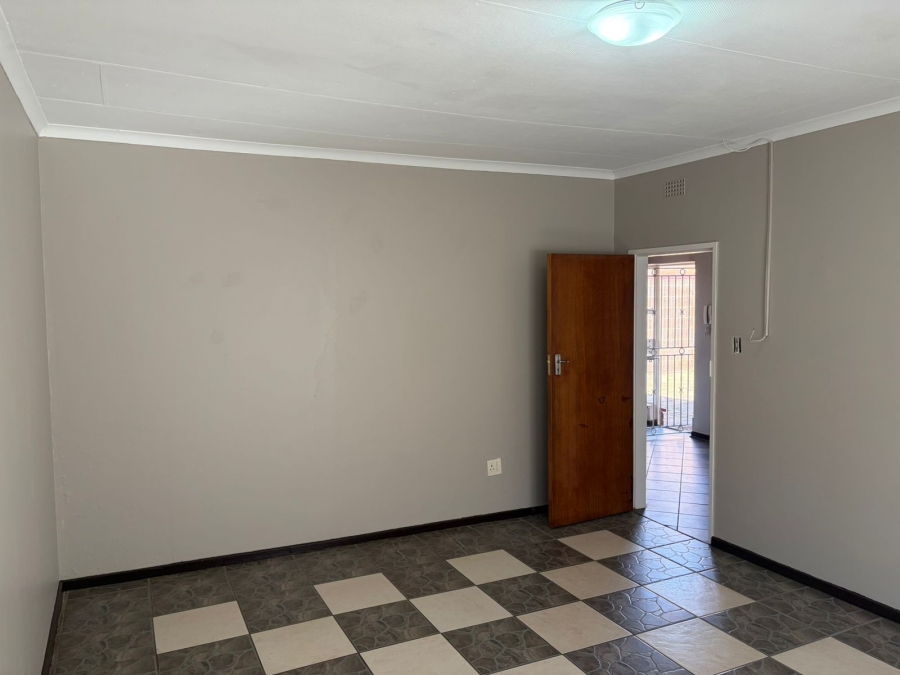 12 Bedroom Property for Sale in Sonland Park Gauteng