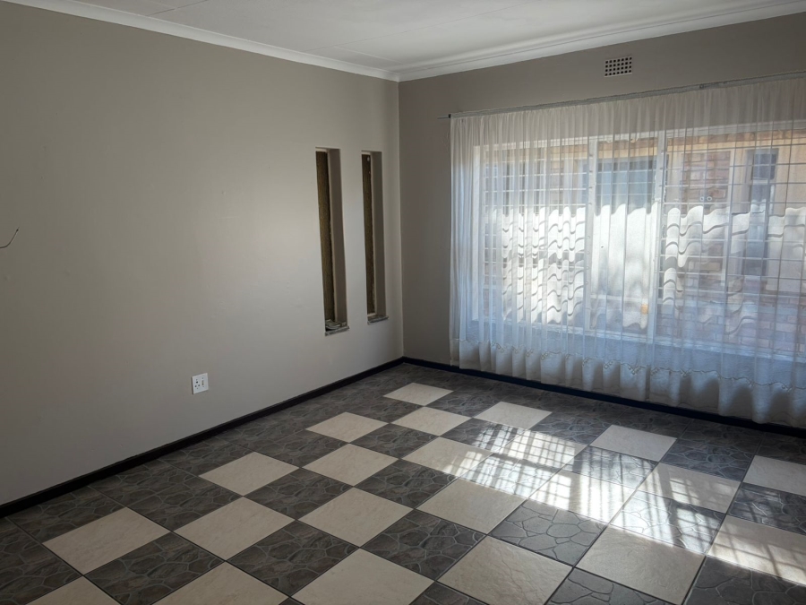 12 Bedroom Property for Sale in Sonland Park Gauteng