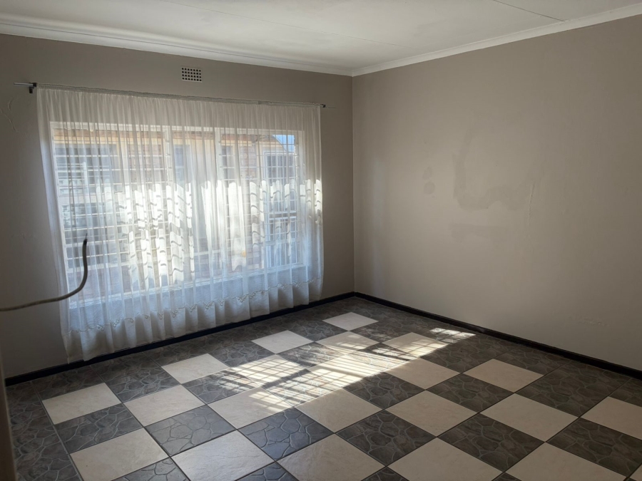 12 Bedroom Property for Sale in Sonland Park Gauteng