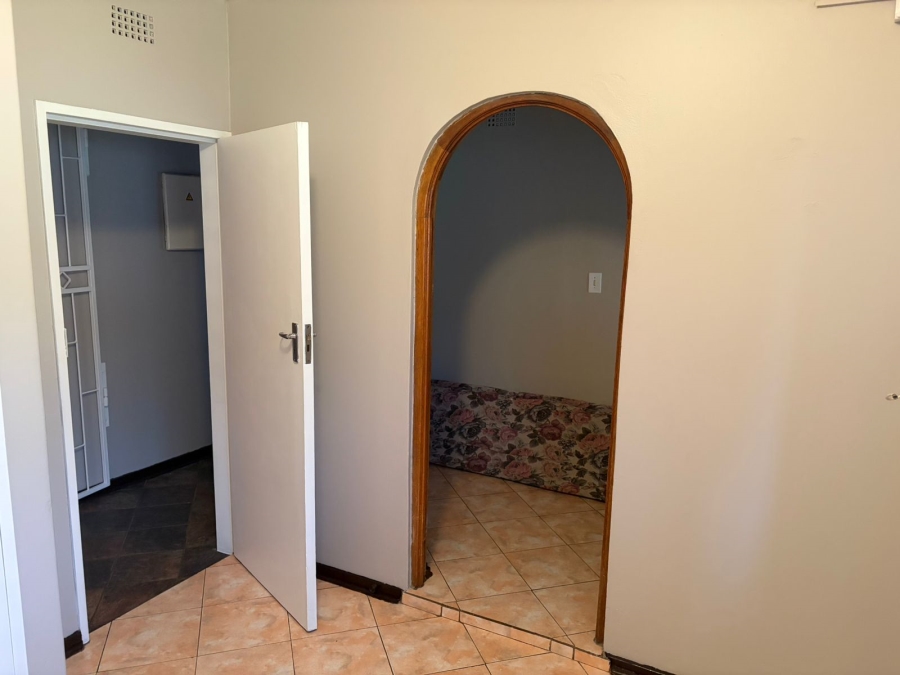 12 Bedroom Property for Sale in Sonland Park Gauteng