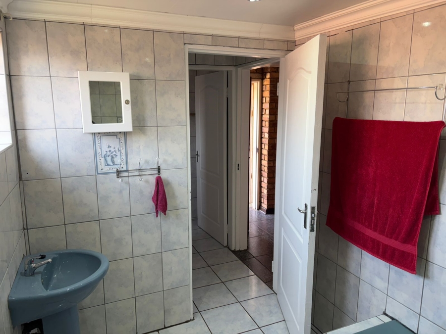 12 Bedroom Property for Sale in Sonland Park Gauteng