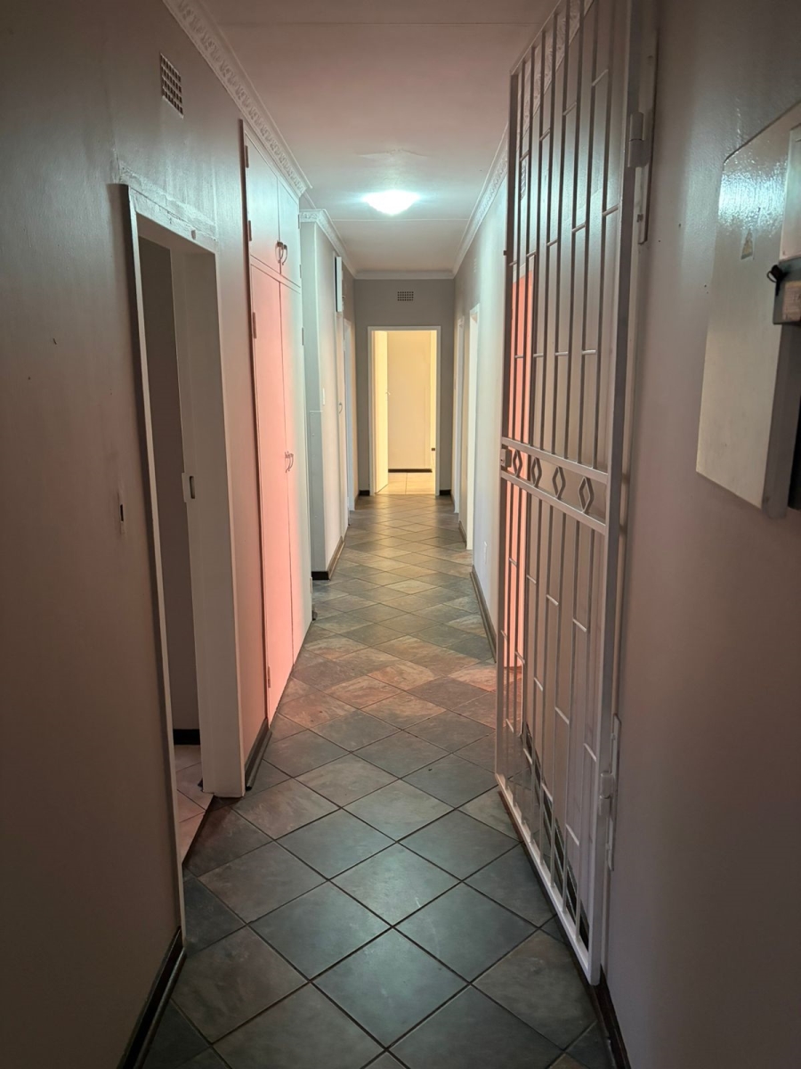 12 Bedroom Property for Sale in Sonland Park Gauteng