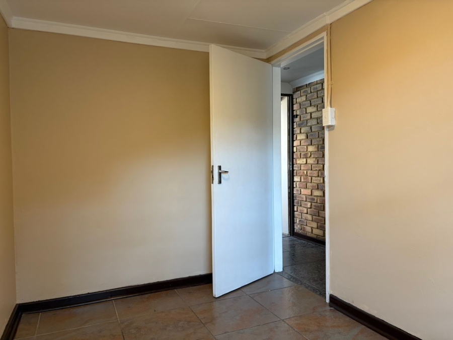12 Bedroom Property for Sale in Sonland Park Gauteng