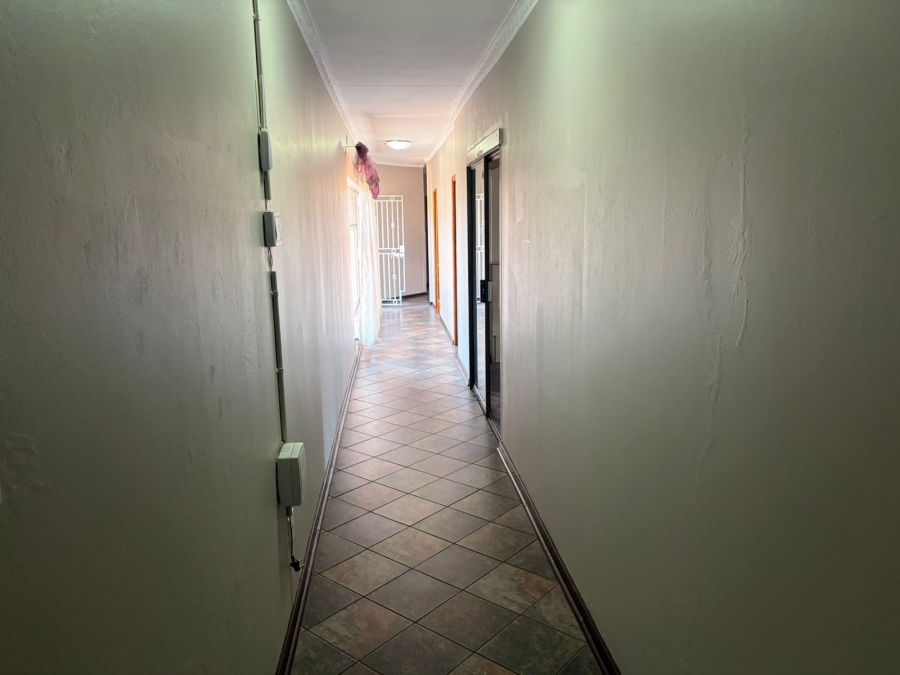 12 Bedroom Property for Sale in Sonland Park Gauteng