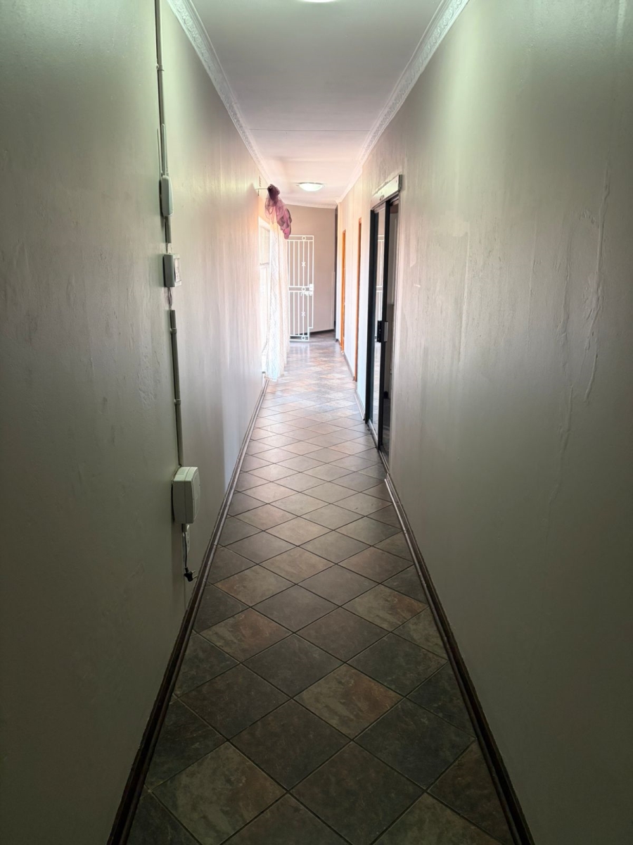 12 Bedroom Property for Sale in Sonland Park Gauteng