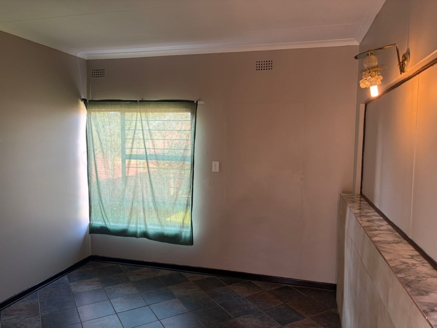 12 Bedroom Property for Sale in Sonland Park Gauteng