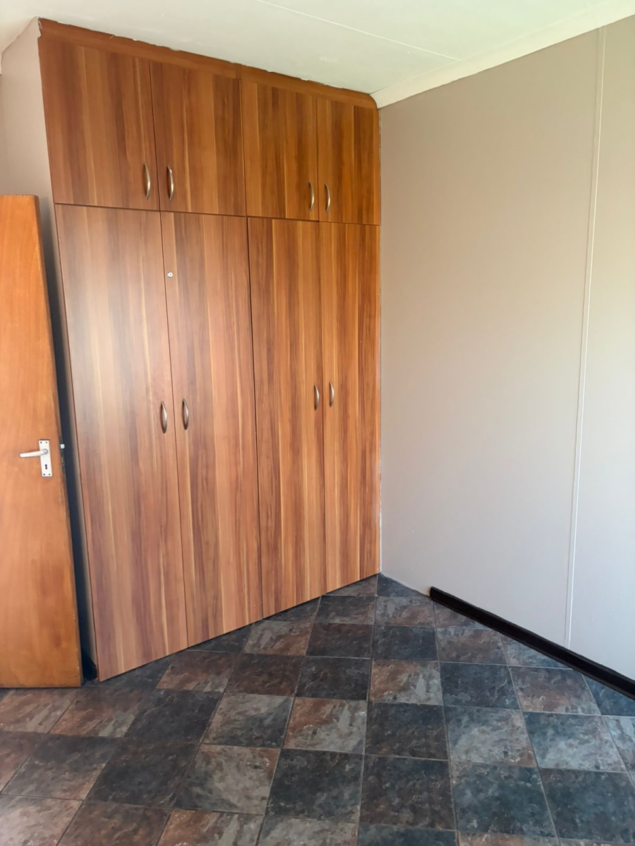 12 Bedroom Property for Sale in Sonland Park Gauteng