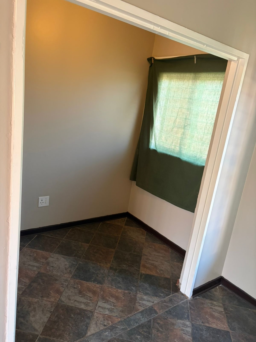 12 Bedroom Property for Sale in Sonland Park Gauteng
