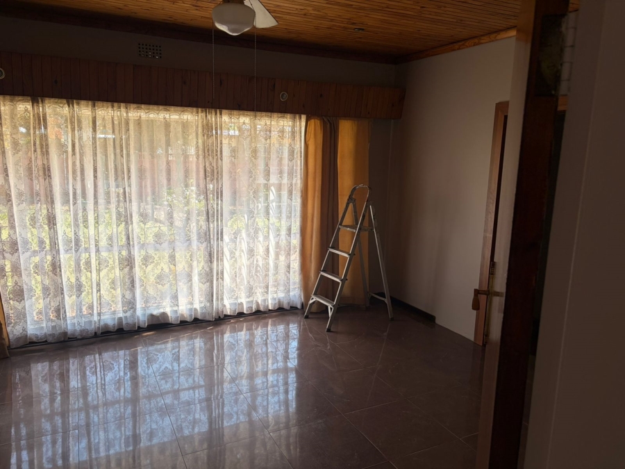 12 Bedroom Property for Sale in Sonland Park Gauteng