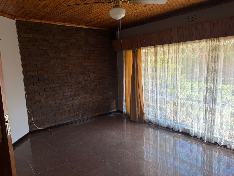 12 Bedroom Property for Sale in Sonland Park Gauteng